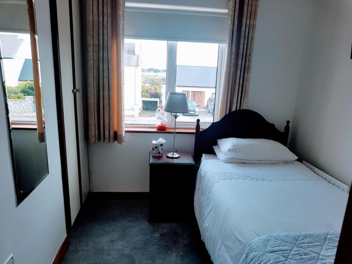 Asgard Guest House กัลเวย์ ภายนอก รูปภาพ