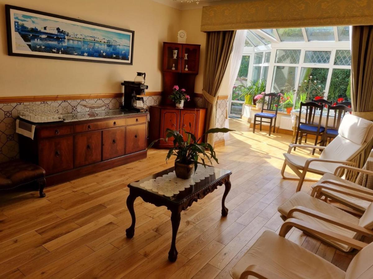 Asgard Guest House กัลเวย์ ภายนอก รูปภาพ